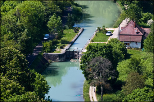 Lock on Canal de Bourgone