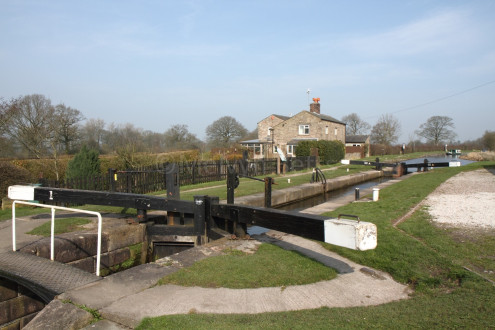 12185 Macclesfield Canal Bosley Locks No1