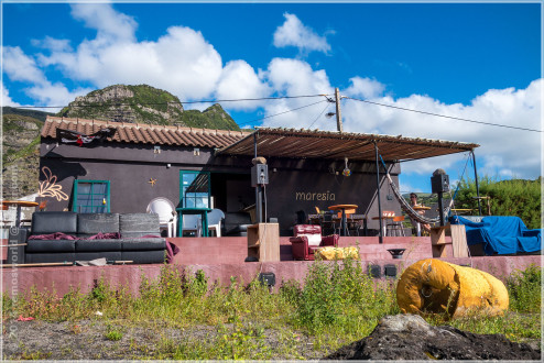 Azoren/Flores, Faja Grande, Westlichste Bar Europas, "maresia" in Faja Grande
