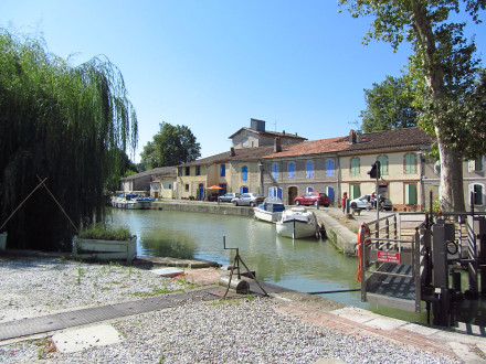 Canal du Midi, 12e bief (bief de Gardouch, 4 km 097), au départ de l'écluse de Gardouch, commune de Gardouch, Haute Garonne.