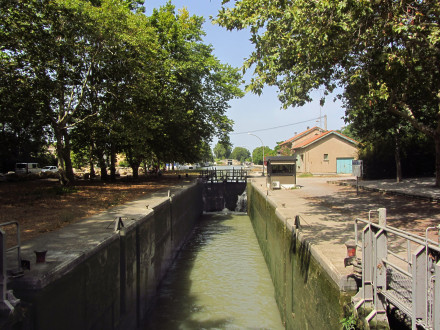 Canal du Midi, écluse (simple) de Béziers, commune de Béziers, Hérault.