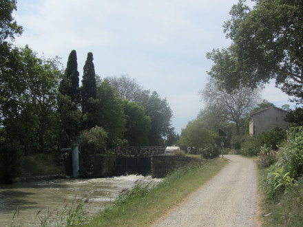 Canal du Midi, écluse (simple) de Villesèque (sens Etang de Thau Toulouse), commune de Caux-et-Sauzens, Aude.