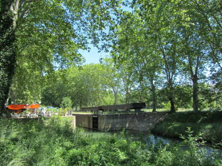 Canal du Midi, écluse (simple) de Prades, commune d'Agde, Hérault.