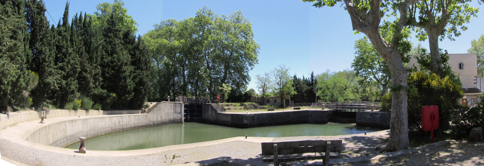 Canal du Midi, écluse ronde d'Agde (écluse simple), commune d'Agde, Hérault.