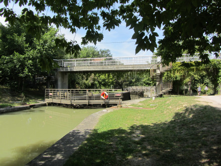 Canal du Midi, écluse (double) d'Ayguevives (sens Etang de Thau Toulouse), commune d'Ayguevives, Haute Garonne.