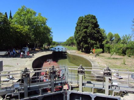 Canal de Jonction, écluse (simple) de Truilhas (sens Narbonne, Canal du Midi), commune de Sallèles d'Aude.