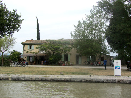Canal du Midi, écluse (simple) d'Herminis, maison éclusière, commune de Carcassonne, Aude.