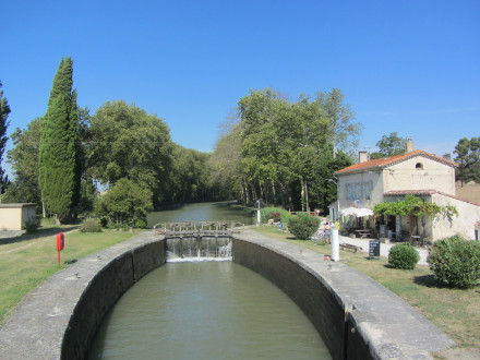 Canal du Midi, écluse (simple) de La Peyruque, commune de Saint Martin Lalande, Aude.