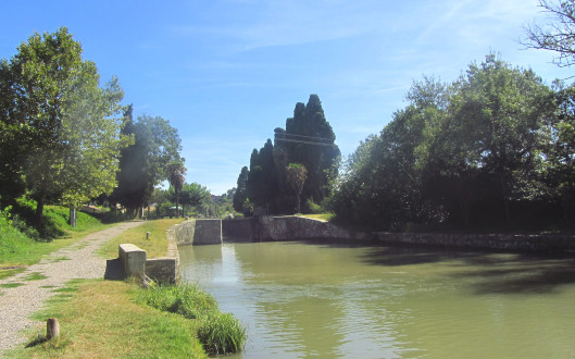 Canal du Midi, écluse (simple) de Villedubert (sens Etang de Thau Toulouse), commune de Villedubert, Aude.
