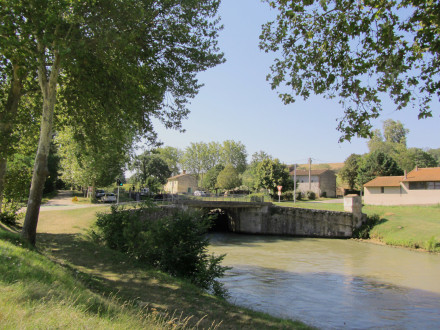 Canal du Midi, écluse (double) de Laval, commune de Gardouch, Haute Garonne.