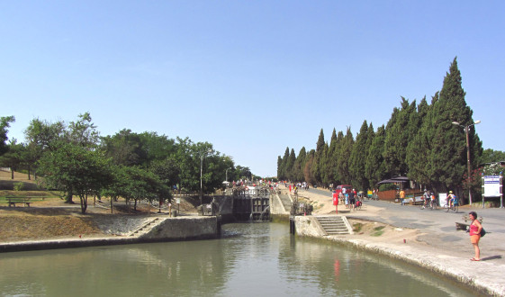 Canal du Midi, écluse (octuple) de Fonserannes (sens Etang de Thau Toulouse), commune de Béziers, Hérault.