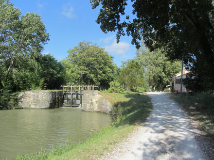 Canal du Midi, écluse (simple) de Guillermin (sens Etang de Thau Toulouse), commune de Saint Martin Lalande, Aude.