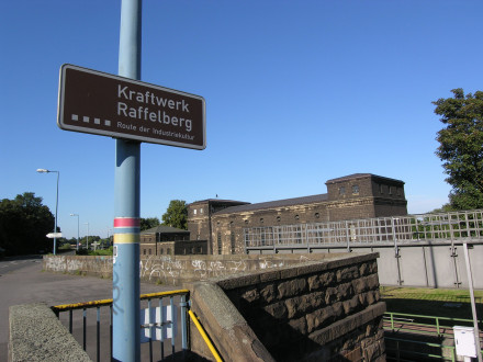 Raffelberg lock and dam, river Ruhr, Germany
