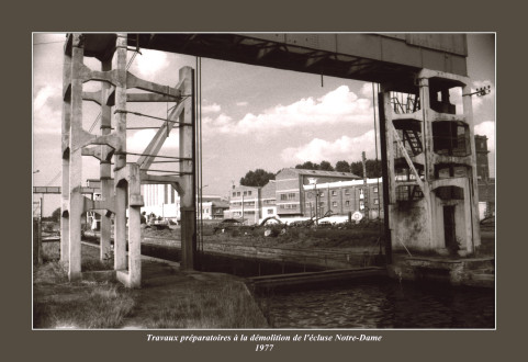Travaux préparatoires à la démolition de l'écluse Notre-Dame, 1977