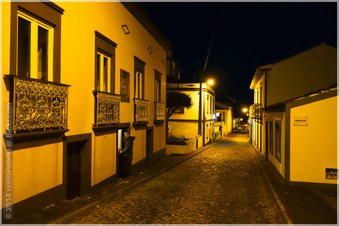 Azoren/Flores, Faja Grande, Nachts in den Strassen von Faja Grande