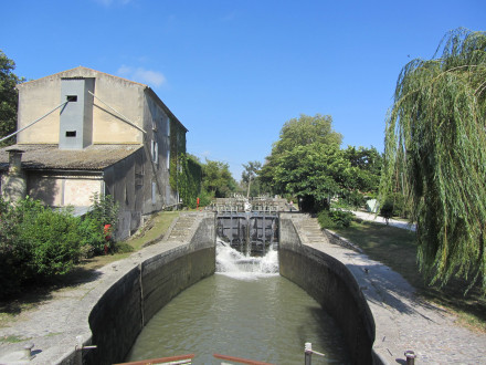 Canal du Midi, écluse (triple) du Vivier, commune de Saint Martin Lalande, Aude.