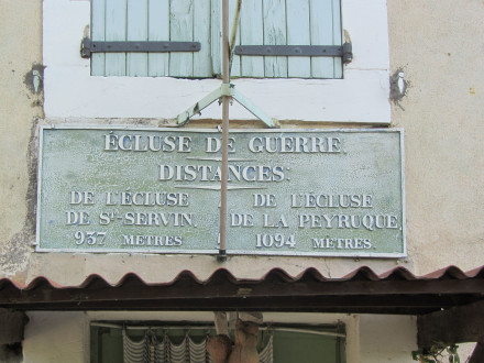 Canal du Midi, écluse (simple) de Guerre, plaque de maison éclusière, commune de Saint Martin Lalande, Aude.