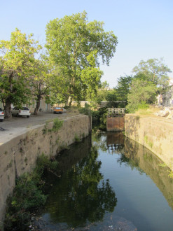 Canal du Midi, écluse abandonnée de Notre Dame et 57e section du canal en amont de celle ci se déversant sur l'Orb (ancien tracé), commune de Béziers, Hérault.