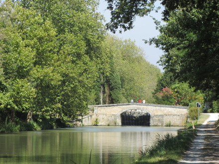 Canal du Midi, écluse (simple) de Sauzens (sens Etang de Thau Toulouse), commune de Bram, Aude.