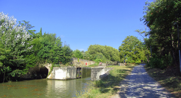 Canal du Midi, écluse (double) de Gay (sens Etang de Thau Toulouse), commune de Castelnaudary, Aude.